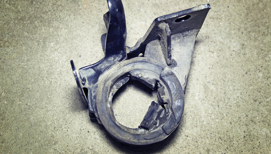 Mini Damaged Engine Mount